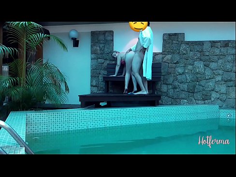 ❤️ Baas nooi bediende swembad toe, maar kon nie 'n warm weerstaan ​​nie Porno by ons af.tubesexer-com.ru ❌️